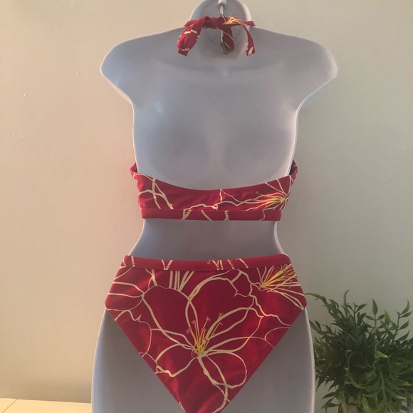 CUPSHE Red Bikini 👙 - Picture 8 of 14